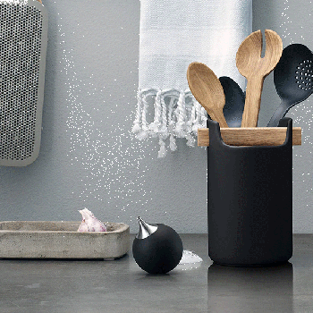 Cutlery organizer tool box in matt-black